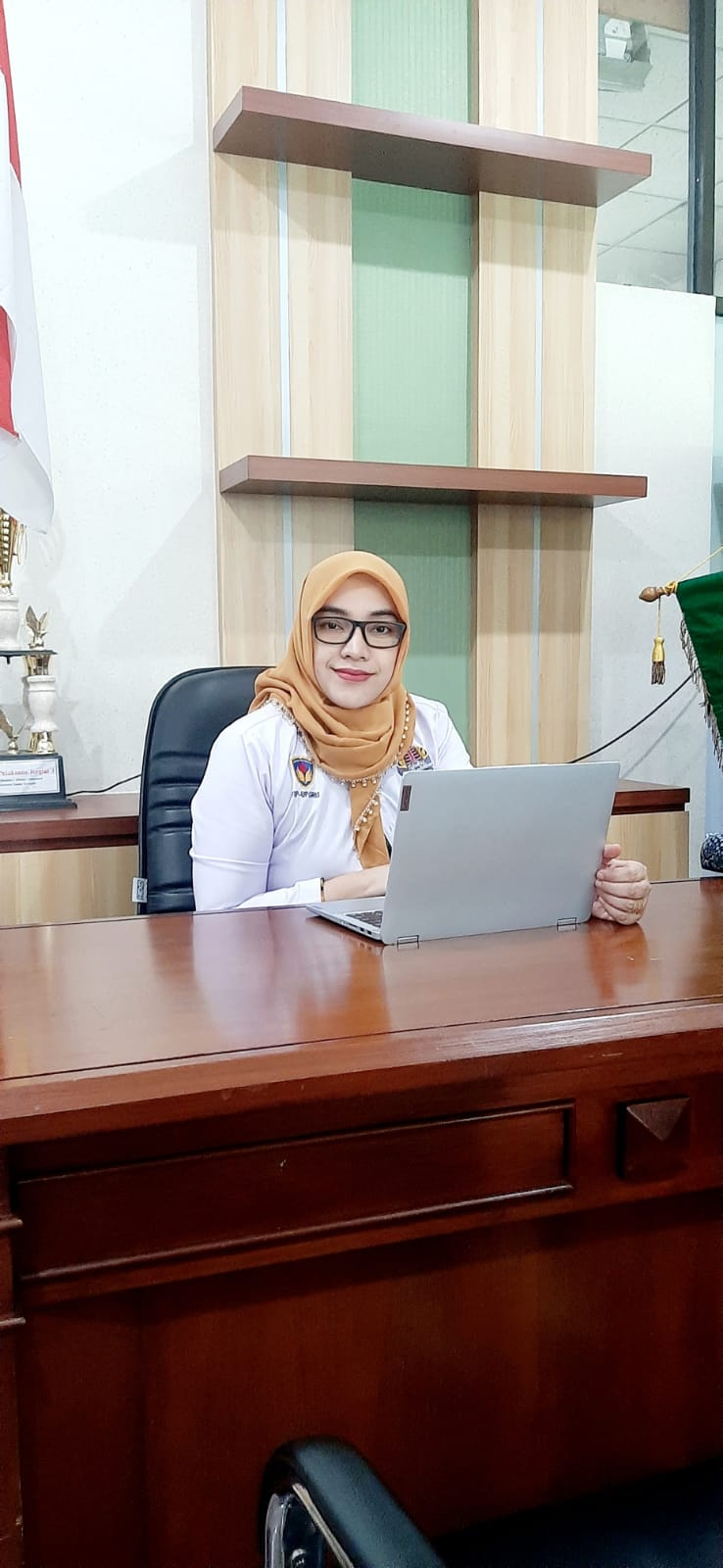 Dr. Iin Purnamasari